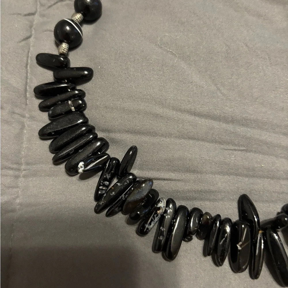 Elegant Black Beaded Necklace - Picture 6 of 13